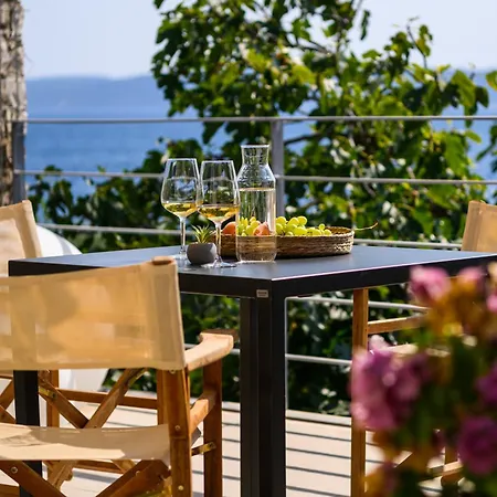 Seafront House Casa Flora